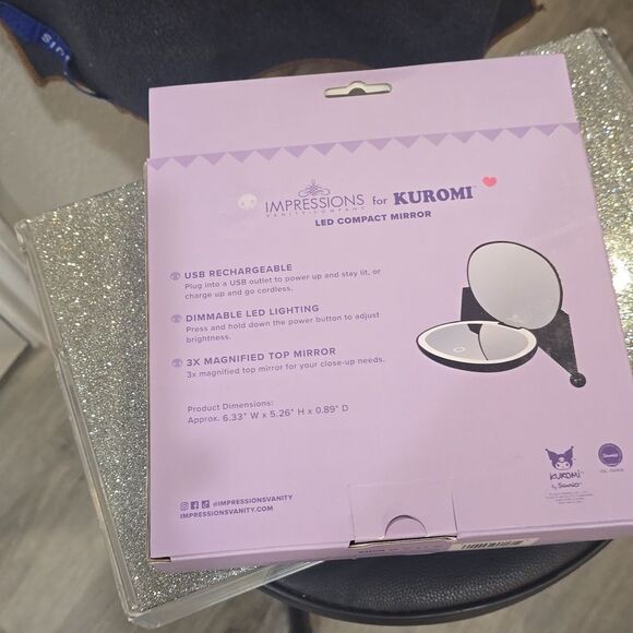 Impressions X Kuromi LED Compact Mirror - Picture 13 of 13